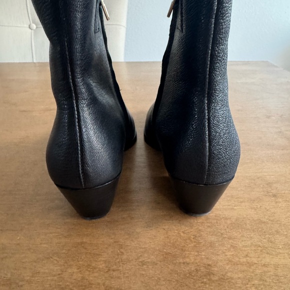 Dolce Vita Black Leather Pointed Toe Heeled Boots with Gold Trim - Picture 5 of 12